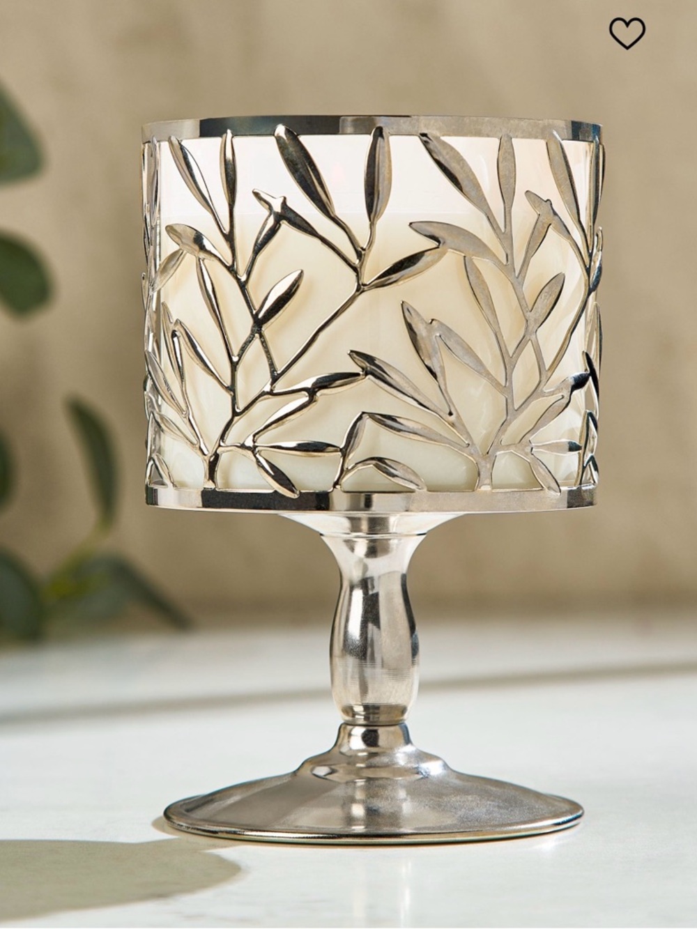 Bath & Body Works Vine Leaf Pedestal
3-Wick Candle Holder